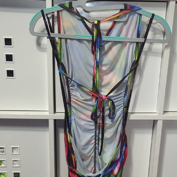 Papaya Multicolor Backless Dress - Picture 6 of 7